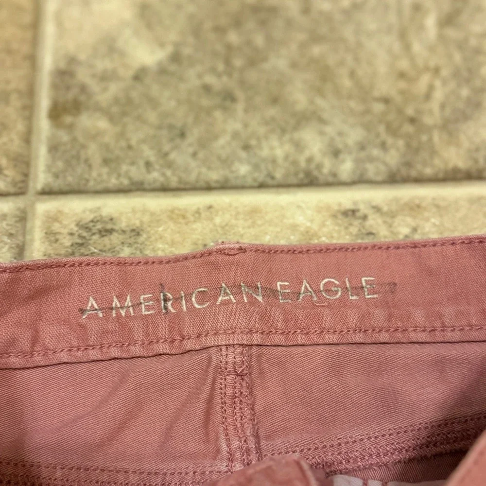 American‎ Eagle Highest Rise Mom Shorts Rose Pink Distressed Denim Womens Size 0